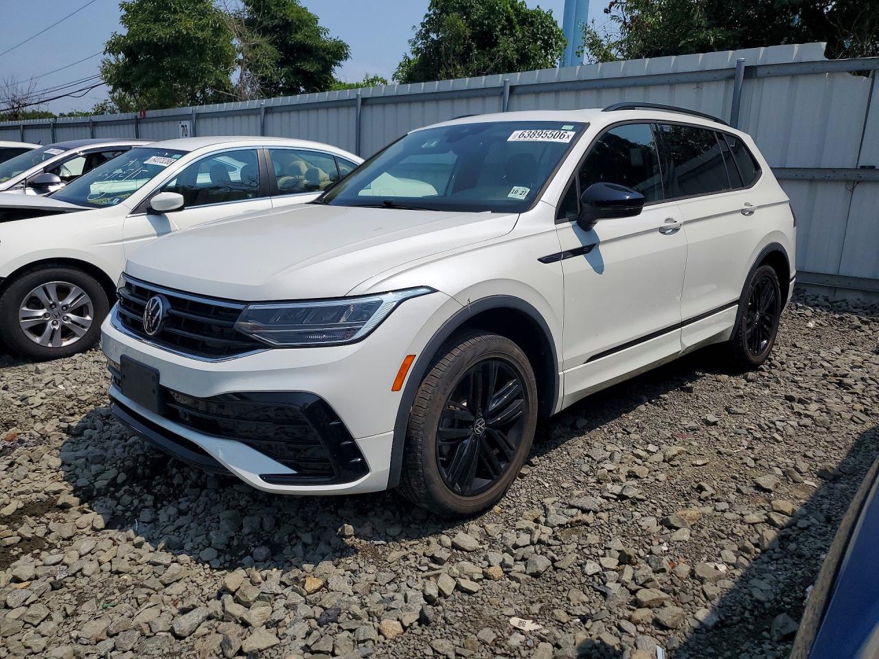 2022 VOLKSWAGEN TIGUAN 4Motion SE R-Line Black