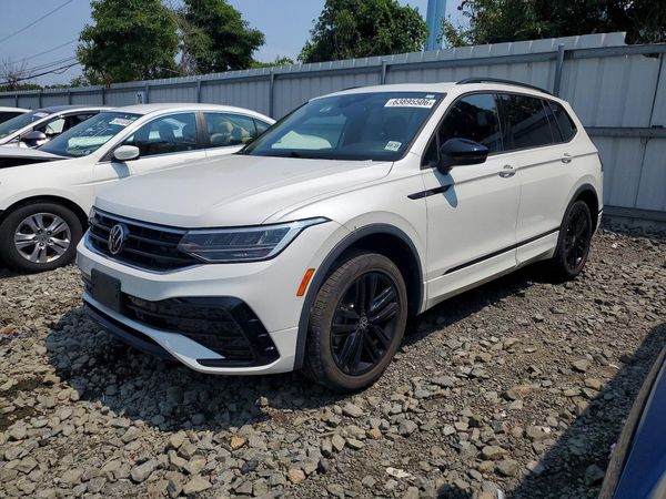 2022 VOLKSWAGEN TIGUAN 4Motion SE R-Line Black
