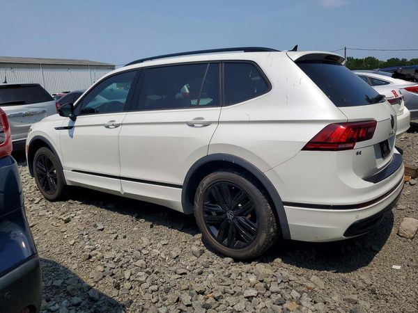 2022 VOLKSWAGEN TIGUAN 4Motion SE R-Line Black
