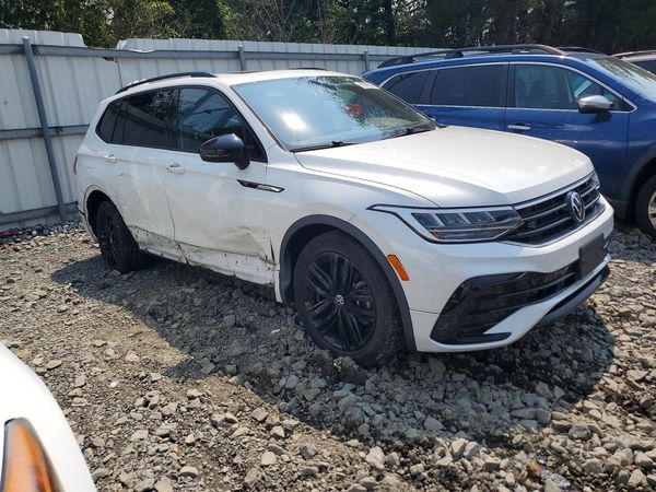 2022 VOLKSWAGEN TIGUAN 4Motion SE R-Line Black