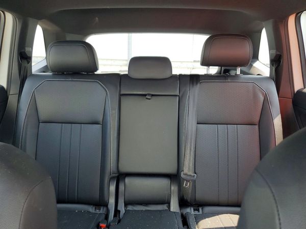 2022 VOLKSWAGEN TIGUAN 4Motion SE R-Line Black