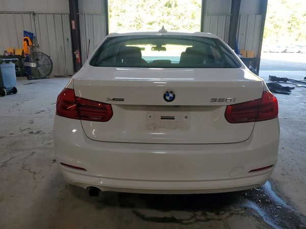 2018 BMW 320