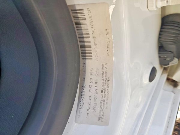 2014 MASERATI QUATTROPORTE Essence — VINS