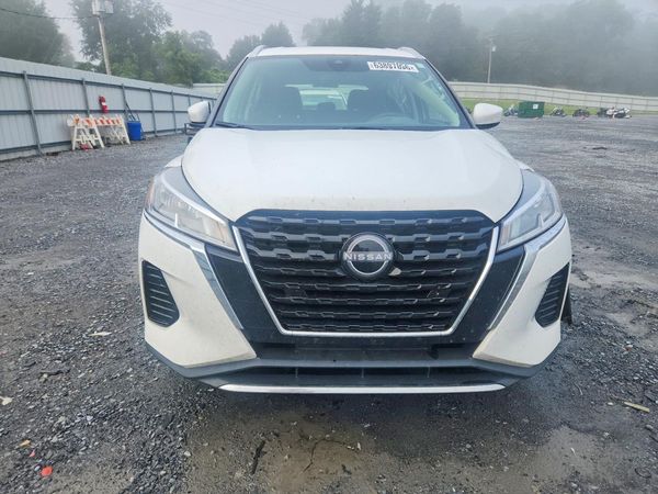 2023 NISSAN KICKS