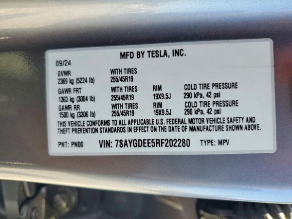 2024 TESLA MODEL Y