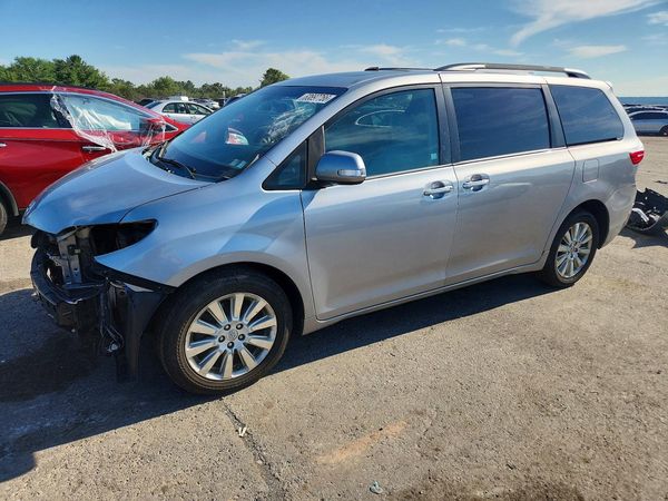 2015 TOYOTA SIENNA