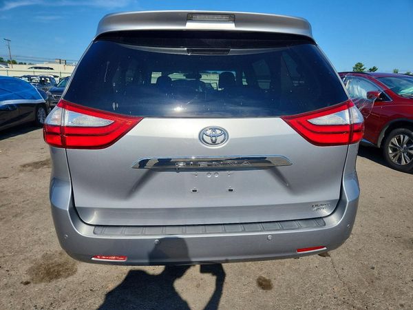 2015 TOYOTA SIENNA
