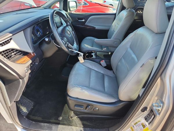 2015 TOYOTA SIENNA