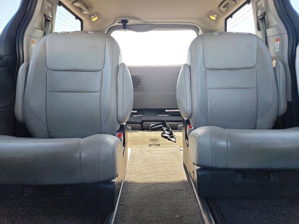 2015 TOYOTA SIENNA