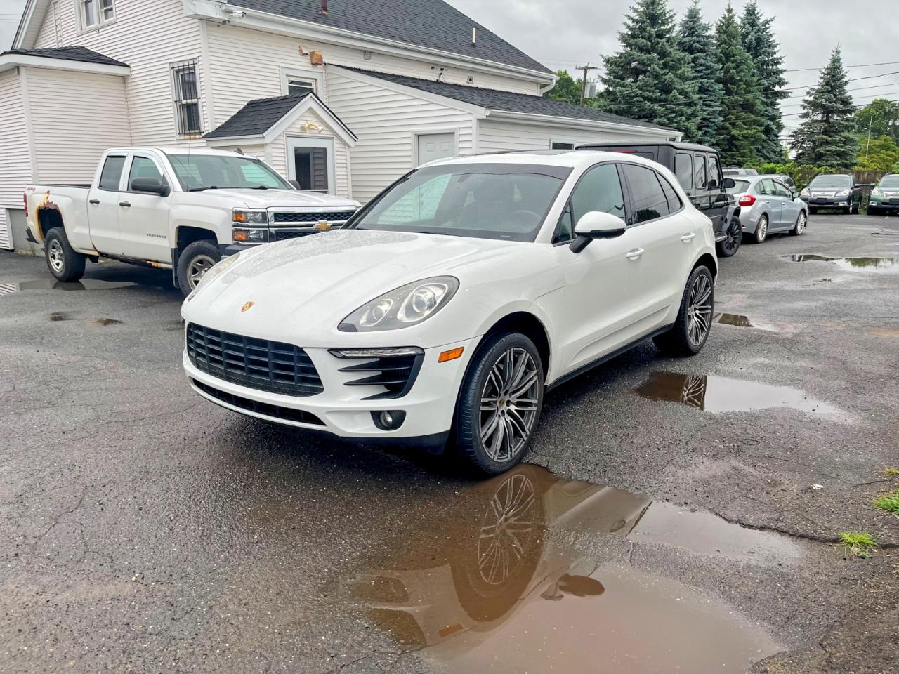 2015 PORSCHE MACAN