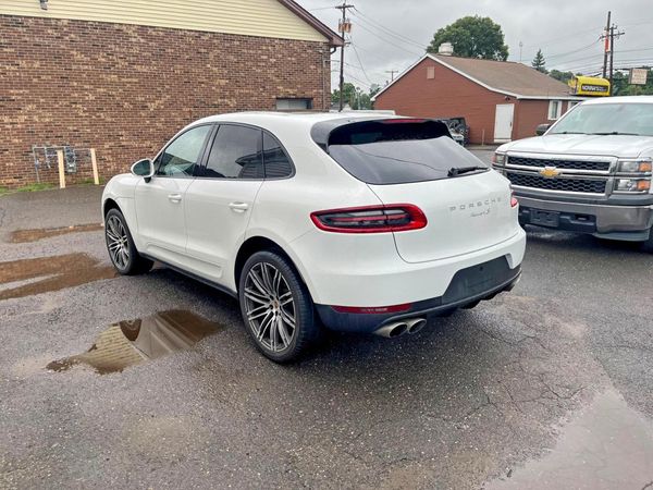 2015 PORSCHE MACAN