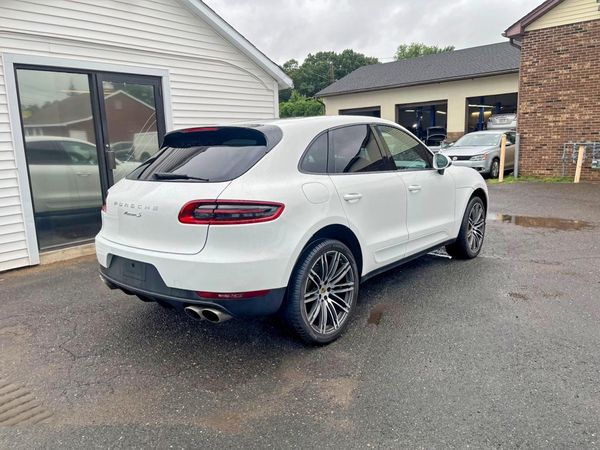2015 PORSCHE MACAN