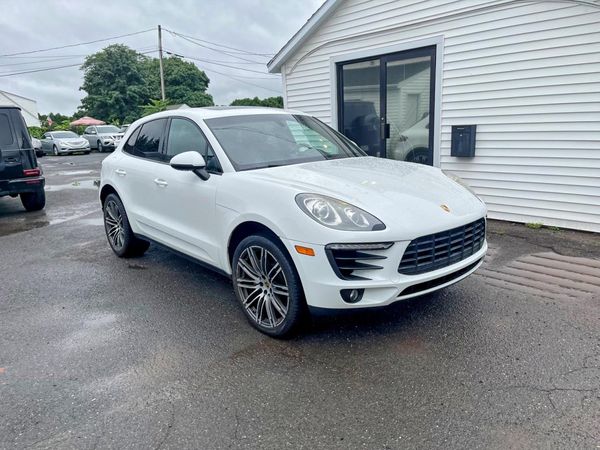 2015 PORSCHE MACAN