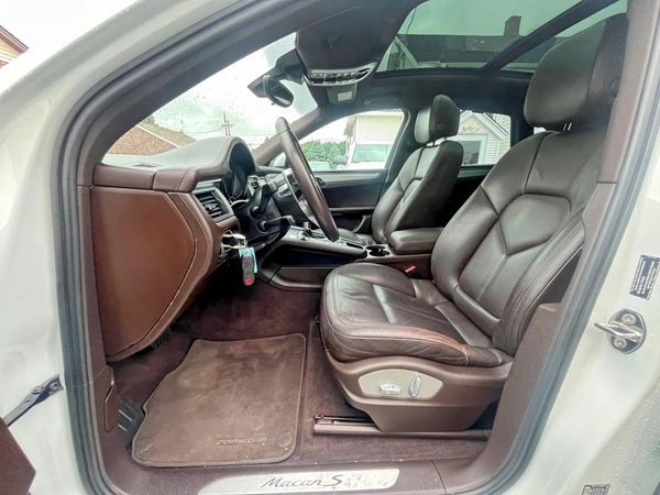2015 PORSCHE MACAN