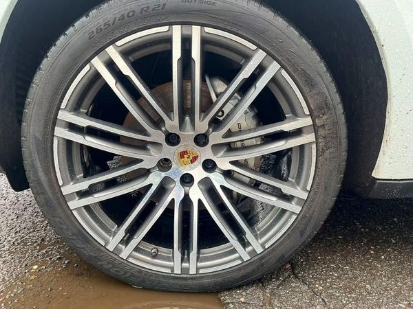 2015 PORSCHE MACAN