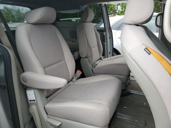 2018 KIA SEDONA L