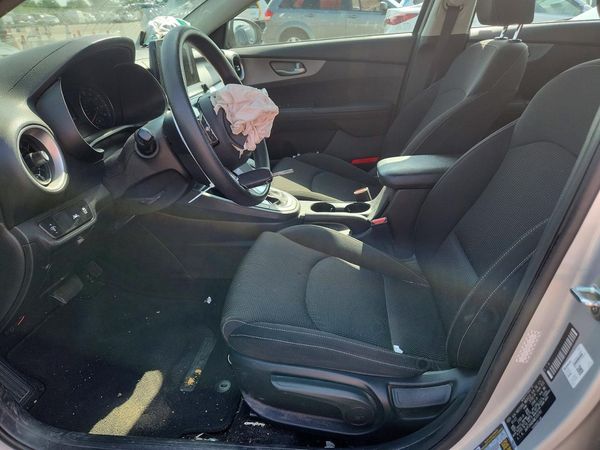 2021 KIA FORTE FE, LXS