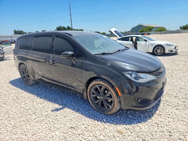 2019 CHRYSLER PACIFICA