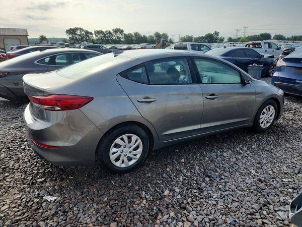 2018 HYUNDAI ELANTRA SE