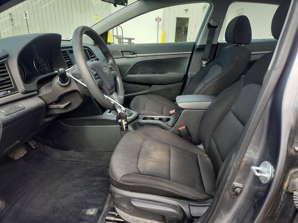 2018 HYUNDAI ELANTRA SE