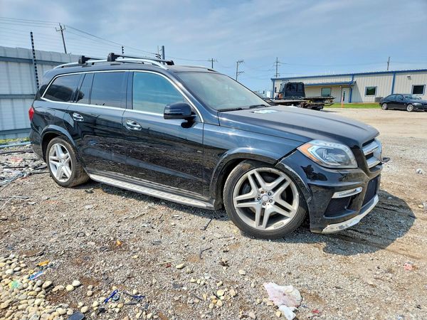 2015 MERCEDES-BENZ GL GL550 4MATIC