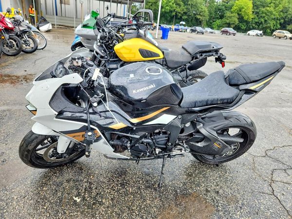 2026 KAWASAKI ZX636