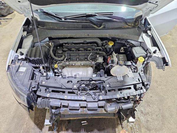 2022 JEEP COMPASS — Engine bay