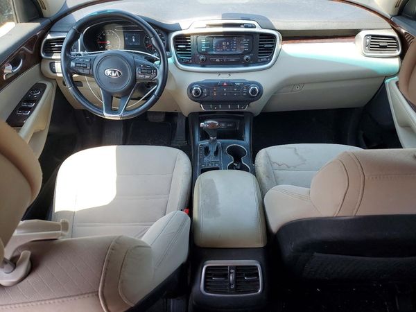 2016 KIA SORENTO L / LX