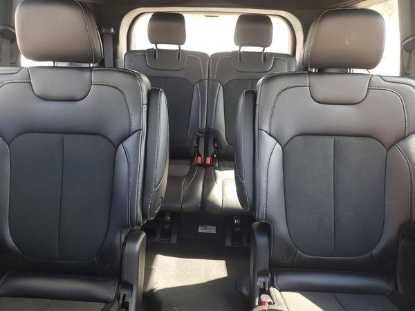 2025 JEEP GRAND CHEROKEE Laredo, Altitude