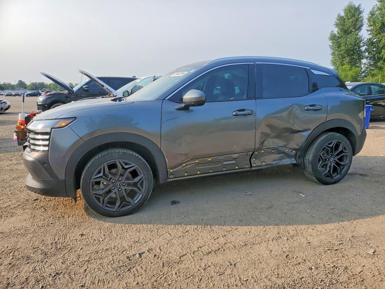 2025 NISSAN KICKS