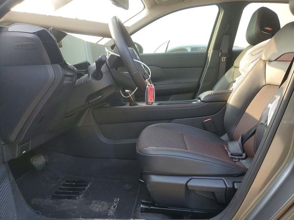 2025 NISSAN KICKS