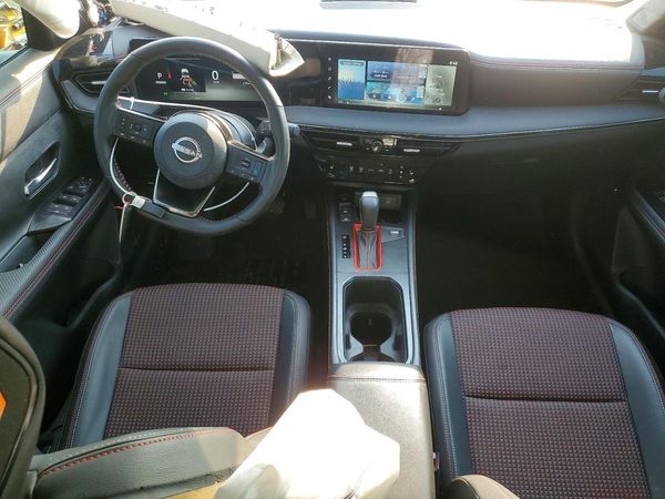 2025 NISSAN KICKS