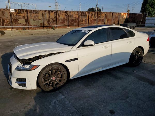 2016 JAGUAR XF — DSFA — Front 3/4