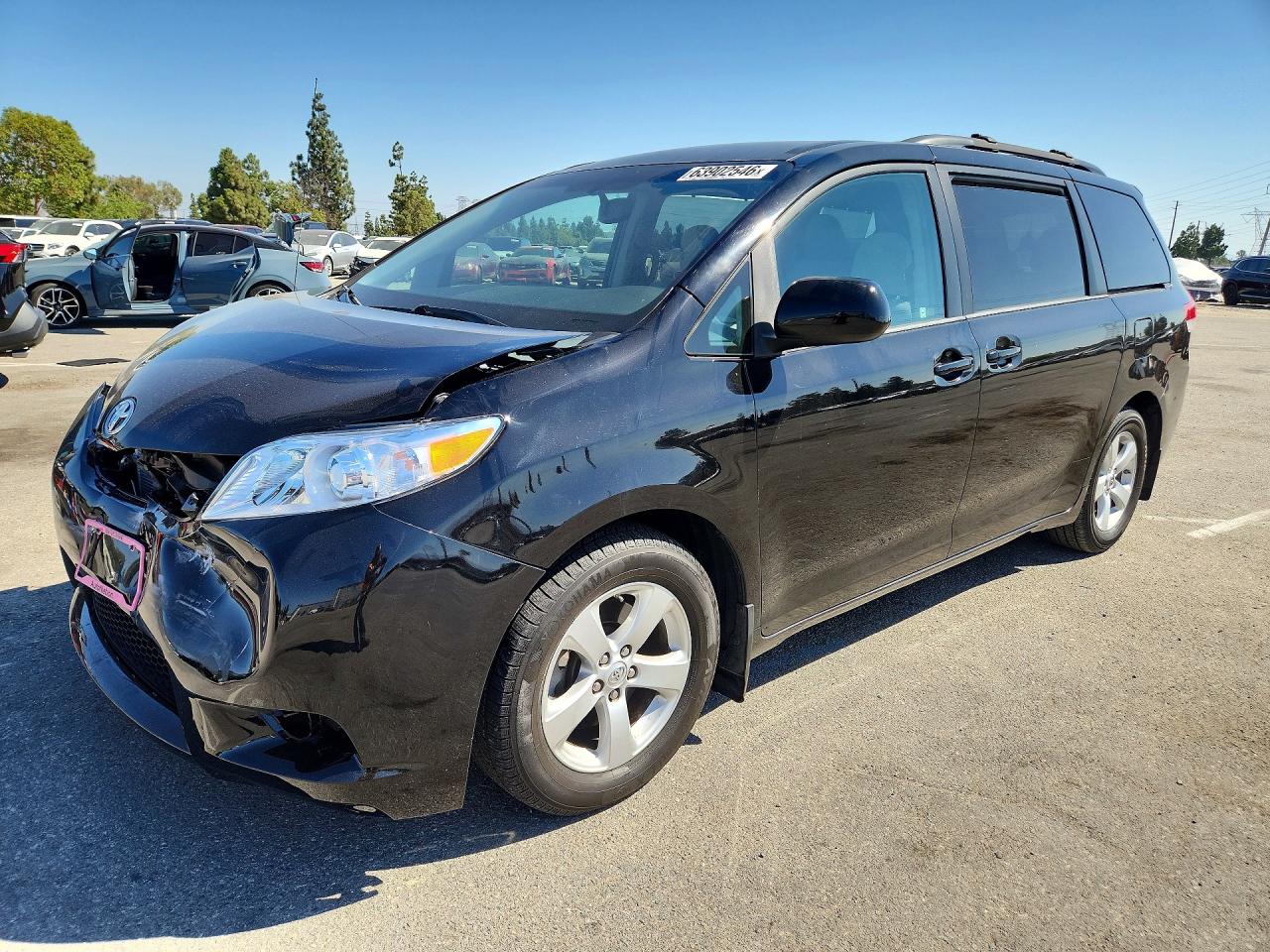 2013 TOYOTA SIENNA
