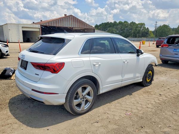 2021 AUDI Q3 quattro Premium