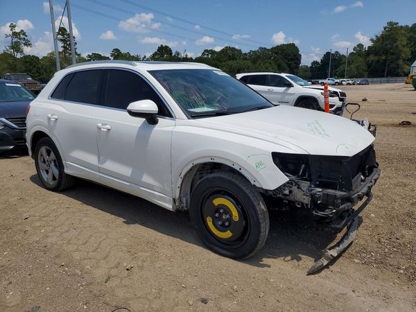 2021 AUDI Q3 quattro Premium