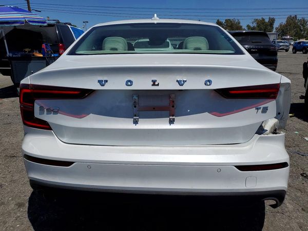 2020 VOLVO S60 Momentum