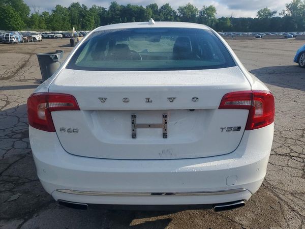 2017 VOLVO S60