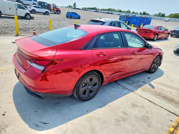 2022 HYUNDAI ELANTRA SEL