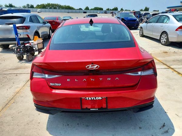 2022 HYUNDAI ELANTRA SEL