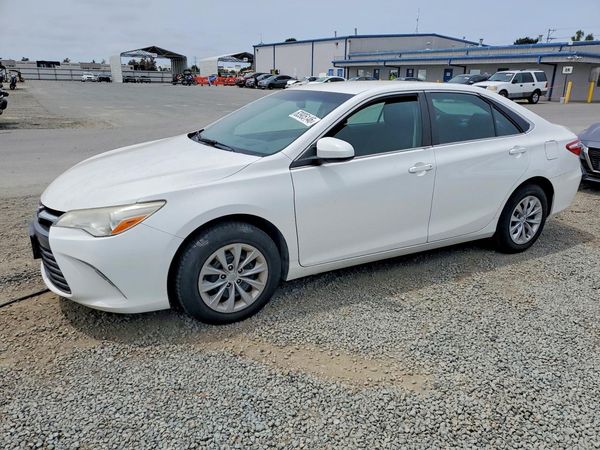 2015 TOYOTA CAMRY