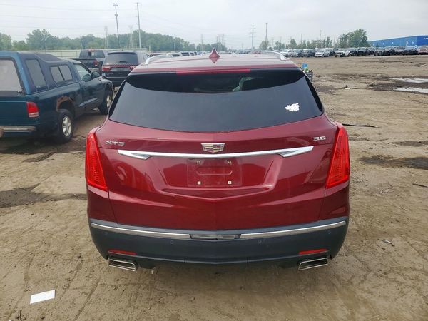 2017 CADILLAC XT5 Base