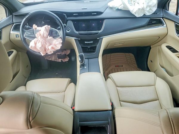 2017 CADILLAC XT5 Base