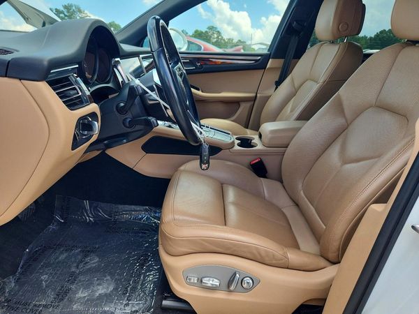 2021 PORSCHE MACAN Base