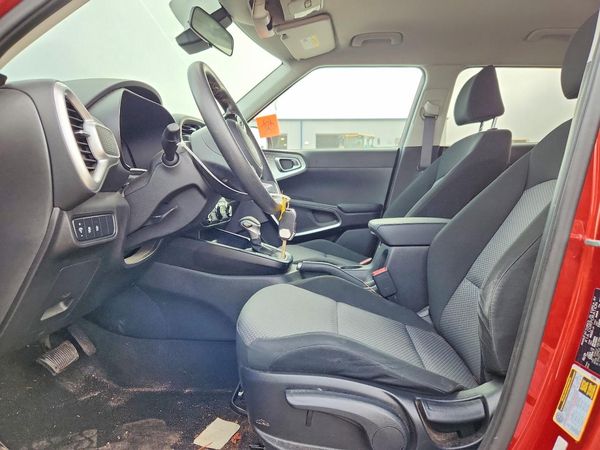 2023 KIA SOUL LX, S