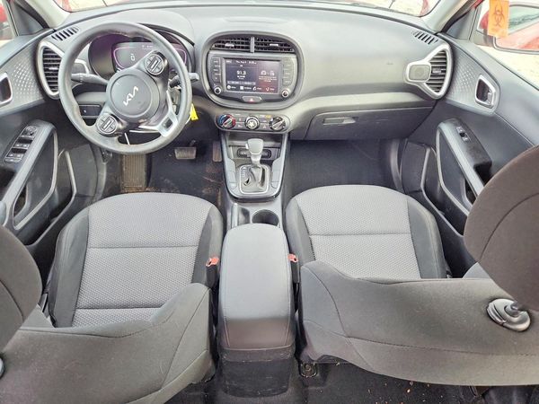 2023 KIA SOUL LX, S