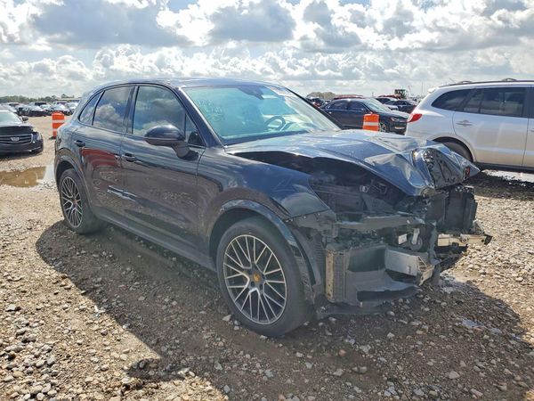 2020 PORSCHE CAYENNE