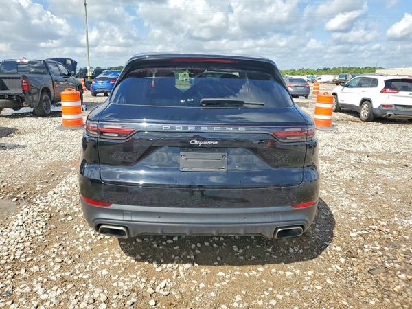 2020 PORSCHE CAYENNE