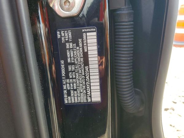 2020 PORSCHE CAYENNE