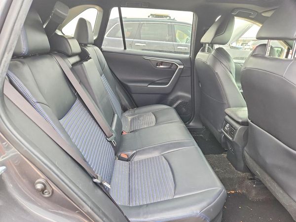 2019 TOYOTA RAV4 XSE HV 4WD